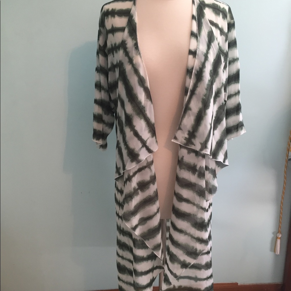 LulaRoe Shirley cover up